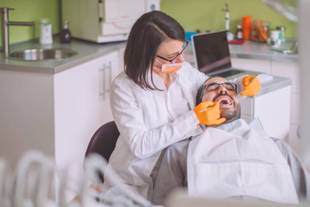 Best Emergency Gum Treatment in Freeland, MI